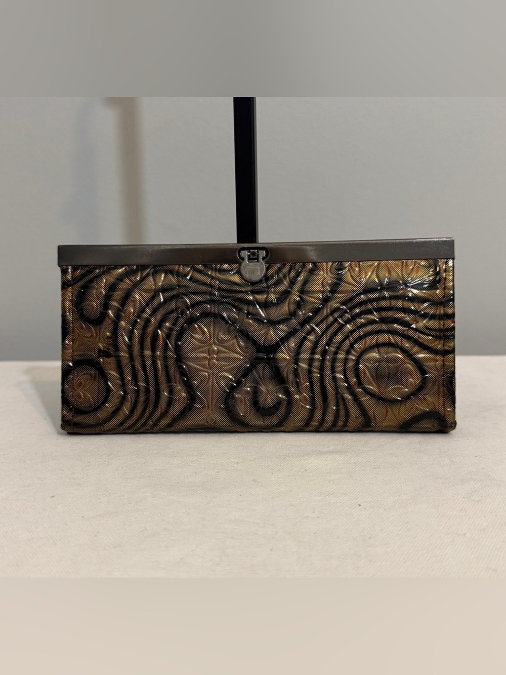 Vintage Vinyl Wallet Brown Black Embossed Swirl Floral Pattern Push Lock Retro